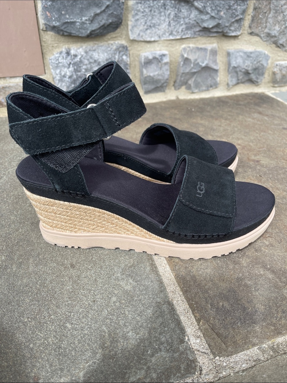 UGG Ileana platform wedge sandal size 10 black